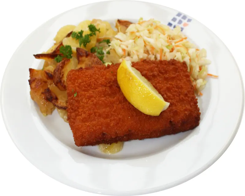 Paniertes Fischfilet mit Kartoffelgratin